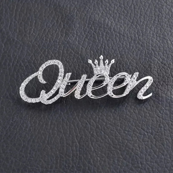 VQ Queen Sign Brooch - Picture 3 of 7